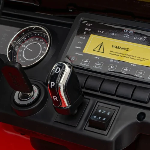 Czerwony samochod dla dziecka na pilot Jeep Wrangler Rubicon.webp