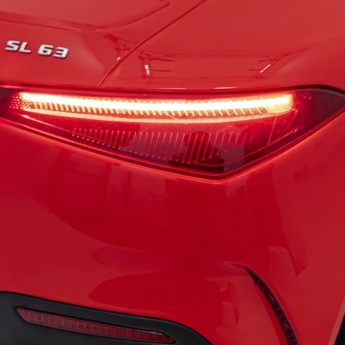 Czerwony samochodzik dla dziecka na akumulator  Mercedes Benz AMG SL63.webp