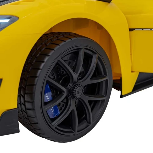 Żółty samochodzik dla dziecka na akumulator Maserati MC20 GT2.webp