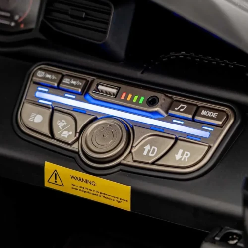 Czarne elektryczny samochód dla dzieci Maserati MC20 GT2.webp