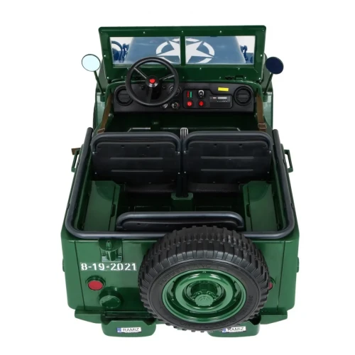 Zielony samochód dla dzieci elektryczny Wojskowe Retro dla 3 dzieci 4x4.webp