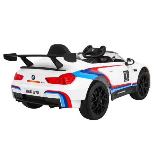 Białe auto na akumulator  BMW M6 GT3.webp