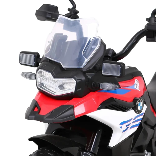 Czerwony motor BMW F850 GS.webp