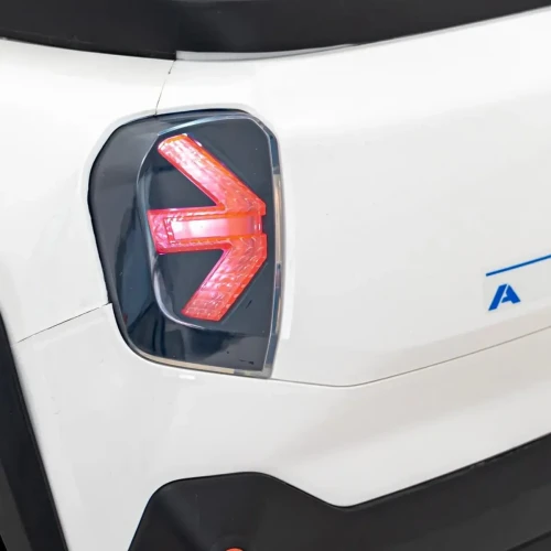 Biały samochód elektryczny dla dzieci Mini Cooper Concept Aceman.webp
