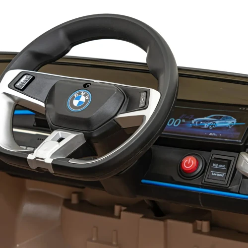Złote auto elektryczne dla dzieci BMW i4.webp