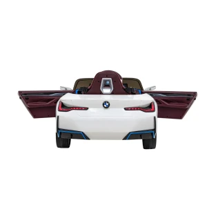 Białe auto dla dziecka na akumulator BMW i4.webp