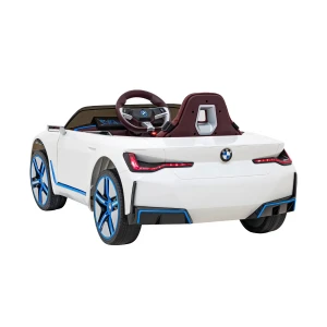 Białe auto na akumulator dla 3 latka BMW i4.webp