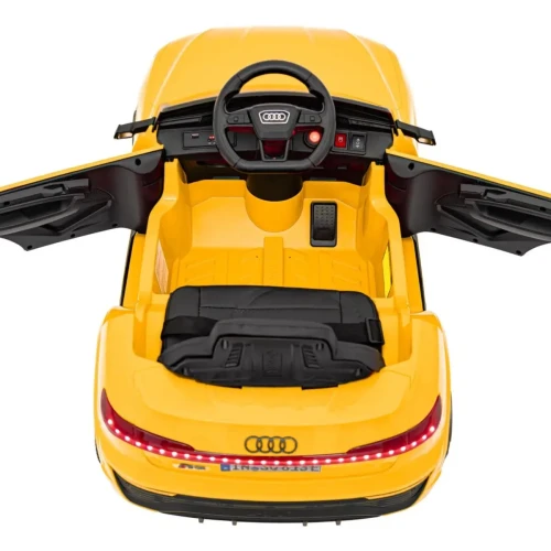 Żółte auto na akumulator dla 3 latka Audi SQ8.webp