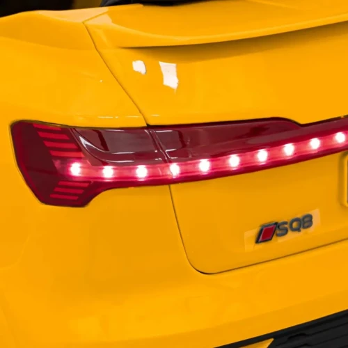 Żółty samochod dzieciecy akumulator  Audi SQ8.webp