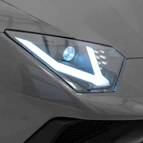 Szary samochod dla dziecka na pilot Lamborghini Aventador SV.webp
