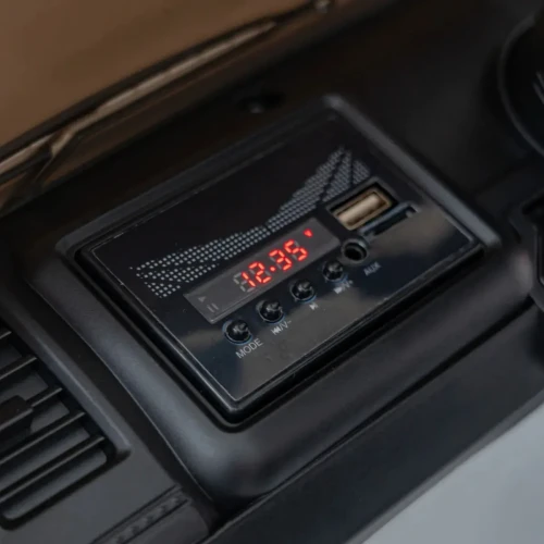 Biały elektryczny samochód dla dzieci terenowe na pilota - Off Road MOUNTAIN.webp