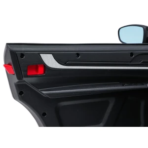 pojazd-porsche-cayenne-dla-dzieci-czarny-drzwi.webp
