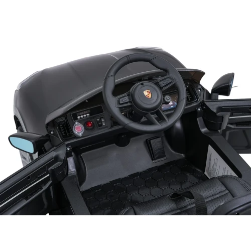 pojazd-porsche-cayenne-dla-dzieci-czarny-kierownica.webp