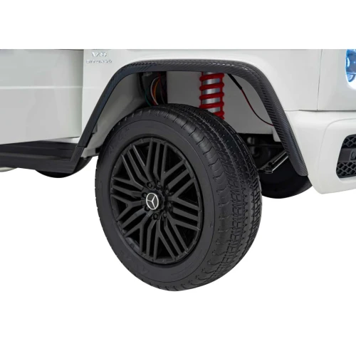 Biały-mercedes-benz-g63-amg-xxl-na-akumulator-z-licencja-kolo.webp