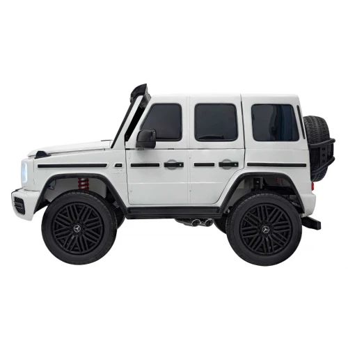 Biały-mercedes-benz-g63-amg-xxl-na-akumulator-z-licencja-widok-lewa-strona.webp