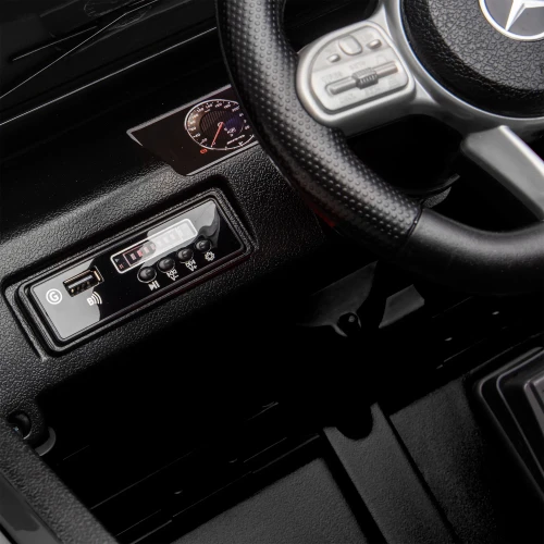 Mercedes AMG G63 z Licencją 4x4, 4x30W 12V 7Ah - Czarny - radio.webp