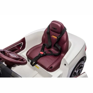 Bentley Bacalar JE1008 - na akumulator - kolor biały - fotel kierowcy i pasy bezpieczeństwa.webp