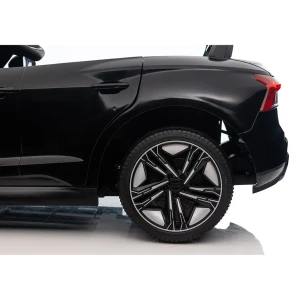 Pojazd_Audi_RS_E-Trone_GT_czarny_dla_dzieci_tylne_kolo.webp