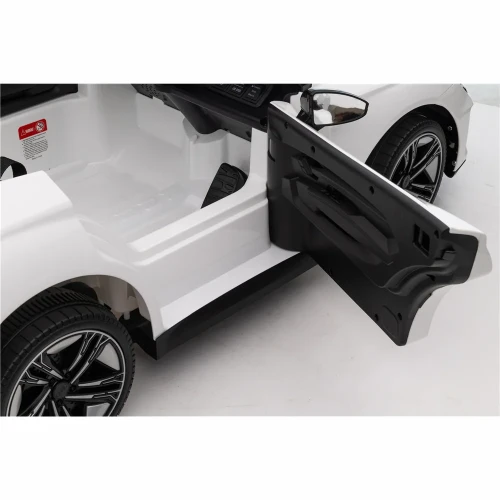 Audi RS E-Tron GT Dla Dzieci - 4x30W, 12-7Ah 4x4 QLS6888 - Kolor Biały - otwarte drzwi.webp