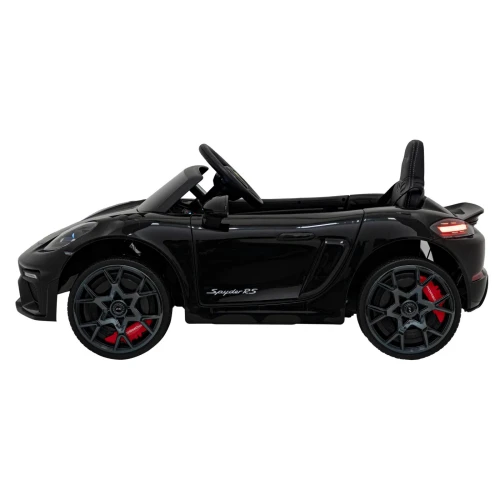 Widok z boku z profilem nadwozia i felgami – czarne Porsche Spyder RS 718, auto na akumulator dla dzieci.webp