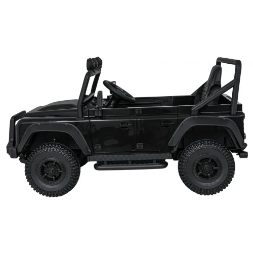 Profil boczny z progami i kołami off-road – czarny Land Rover Defender 110 SVX Concept, auto elektryczne dla dzieci.webp