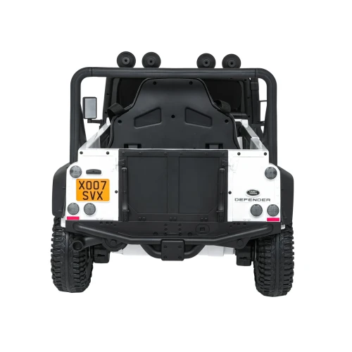 Widok z tyłu z tablicą rejestracyjną i lampami – biały Land Rover Defender 110 SVX Concept na akumulator dla dzieci.webp