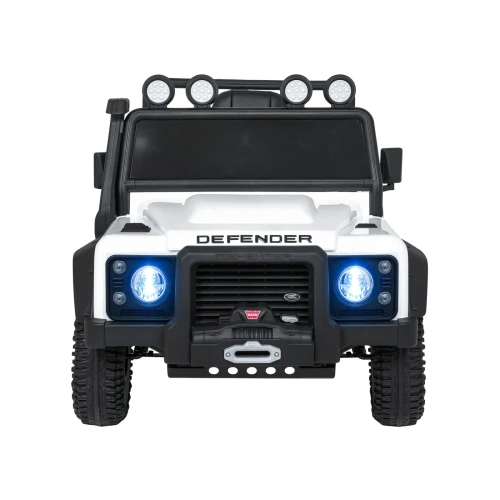 Włączone reflektory LED z przodu – biały Land Rover Defender 110 SVX Concept, auto elektryczne na akumulator dla dzieci.webp