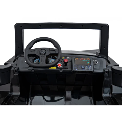 Kokpit z kierownicą, szybą i panelem audio MP3 z portem USB – czarne buggy Clash Strong 4x4 na akumulator dla dzieci.webp