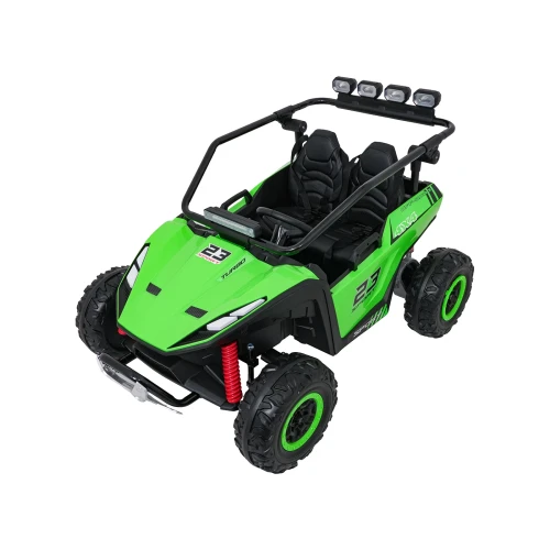 Ujęcie z przodu i lewego boku z belką czterech reflektorów LED oraz wyciągarką – zielone buggy Turbo 23 4x4 na akumulator dla dzieci.webp