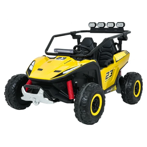 Ujęcie z przodu i lewego boku z belką LED, maską 23 SPORT TURBO i oponami terenowymi – żółte buggy Turbo 23 SPORT 4x4 na akumulator dla dzieci.webp