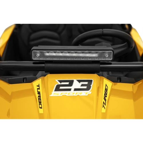 Podłużna lampa LED nad maską z napisem 23 SPORT TURBO – zbliżenie żółtego buggy Turbo 23 na akumulator dla dzieci.webp