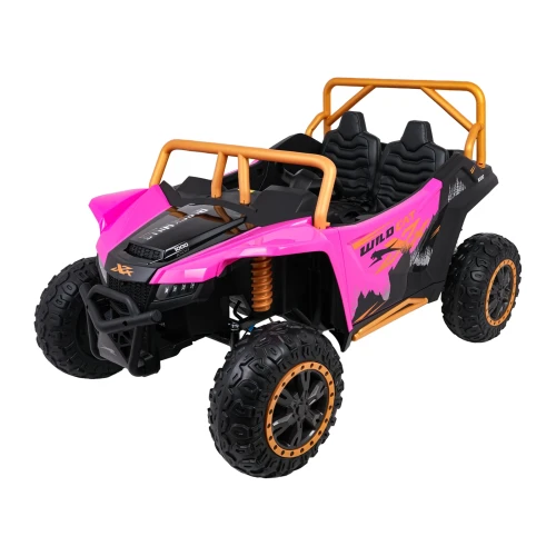 Ujęcie boku i tyłu z naklejką WILD CAT i pomarańczowym orurowaniem – różowe buggy Arctic Cat Wildcat XX 4x4 na akumulator dla dzieci.webp