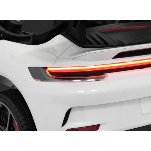 Podświetlona tylna lampa LED i listwa świetlna – tył białego Porsche 911 GT3 STRONG MP4 na akumulator dla dzieci.webp