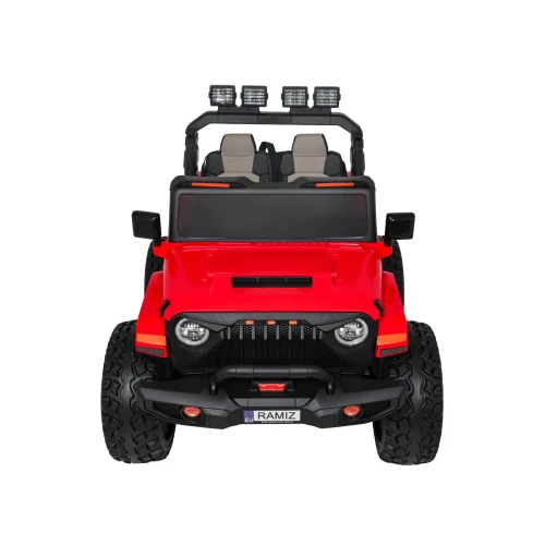 Widok z przodu z atrapą chłodnicy i tablicą rejestracyjną – czerwony Extreme Sport 4x4, pojazd na akumulator dla dzieci.webp