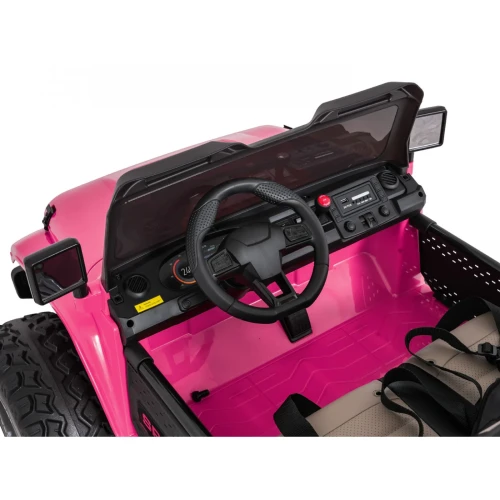 Kokpit z kierownicą, lusterkami i przyciemnianą szybą – wnętrze różowego Extreme Sport 4x4, auto elektryczne na akumulator dla dzieci.webp