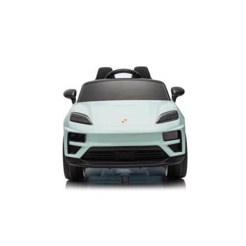 Przedni reflektor LED i emblemat Porsche na masce – przód miętowego Porsche Macan Turbo na akumulator dla dzieci.webp