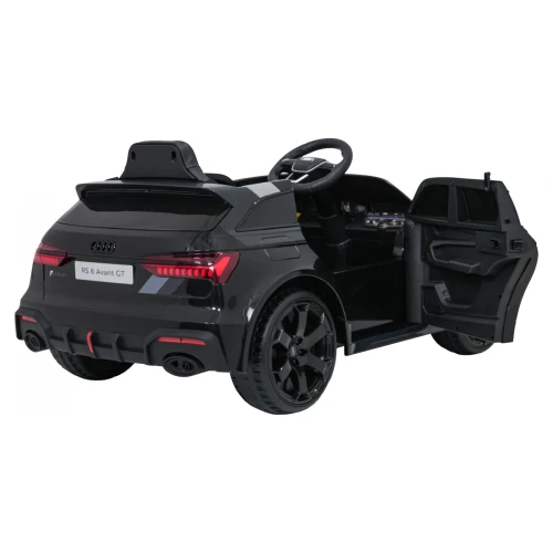 Tył i prawy bok z otwartymi drzwiami i panelem deski rozdzielczej – czarne Audi RS6 Avant GT, pojazd na akumulator dla dzieci.webp