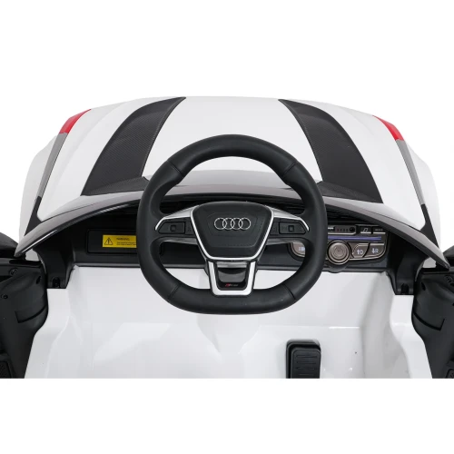 Kierownica z logo Audi, włącznik zasilania i przyciski jazdy DR – kokpit białego Audi RS6 Avant GT na akumulator dla dzieci.webp