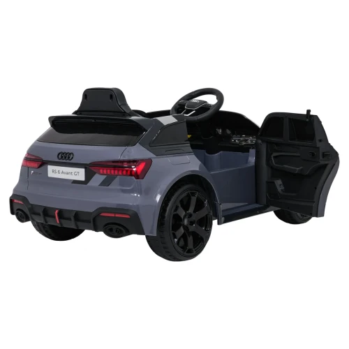 Tył i prawy bok z otwartymi drzwiami i panelem deski rozdzielczej – szare Audi RS6 Avant GT, pojazd na akumulator dla dzieci.webp