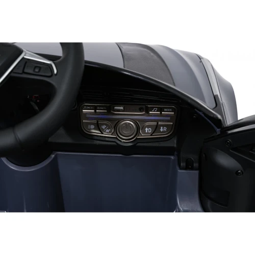Panel audio z portem USB, wejściem AUX, MP3, wskaźnikiem baterii i przełącznikiem prędkości – deska rozdzielcza szarego Audi RS6 Avant GT na akumulator dla dzieci.webp