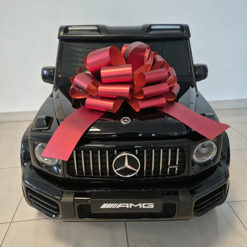 Czerwona kokarda 40 cm na Mercedes AMG.webp