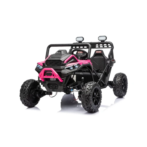 Widok z przodu i boku z reflektorami LED i różowym zderzakiem – różowy buggy Sport Outland 4x4, auto elektryczne na akumulator dla dzieci.webp